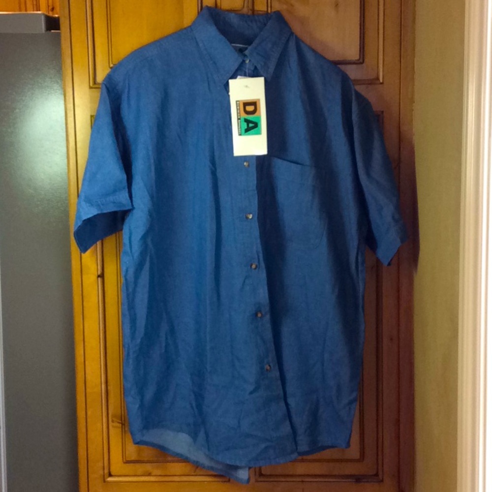 FINAL SALE PRICE Dominion Apparel SS Denim Button Down Shirt Med.